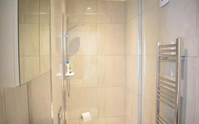 Modern 1 Bedroom With Balcony in Wandsworth