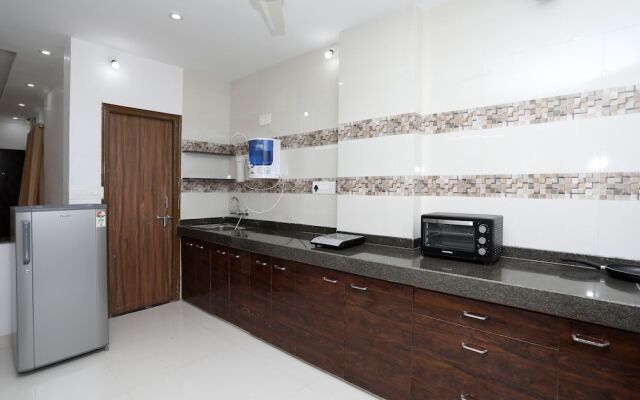 Oyo 11075 Home Modern 3bhk Gulab Bagh
