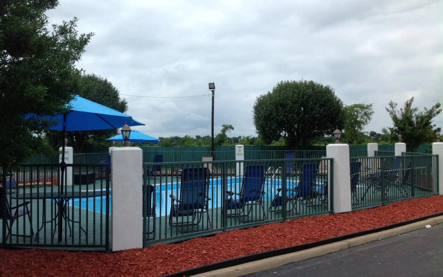 Hallmarc Inn & Suites of West Memphis