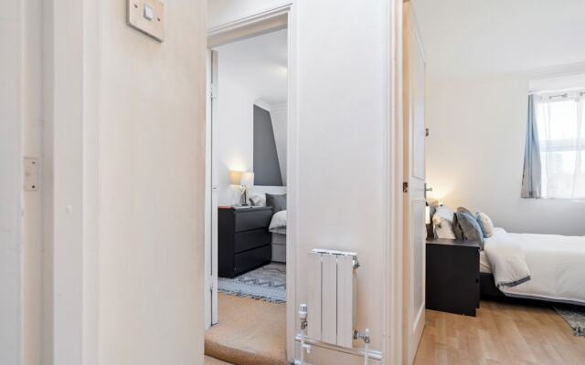 Charming London Apartment With 2 Bedrooms