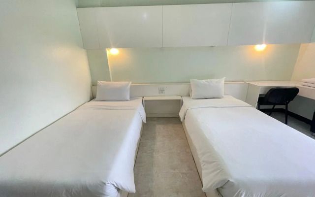 Chonlapruk Lakeside Hotel