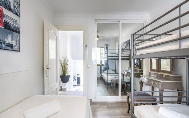 Stunning 2BR Apartment near the Beach Ref 54