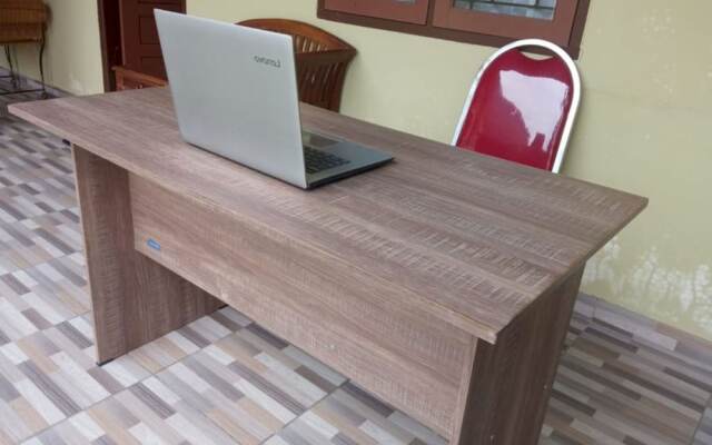 OYO 93866 Neva Guest House SyariahNearWaduk Cipta Karya