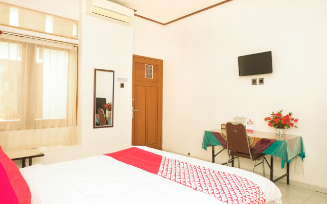 OYO 353 Loesje Guest House Syariah