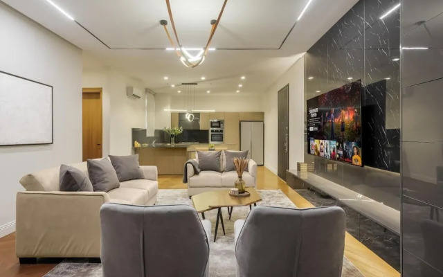 Four-Two Africa Lane Luxury Apartment