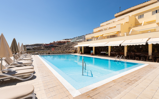Holiday Club Sol Amadores Hotel