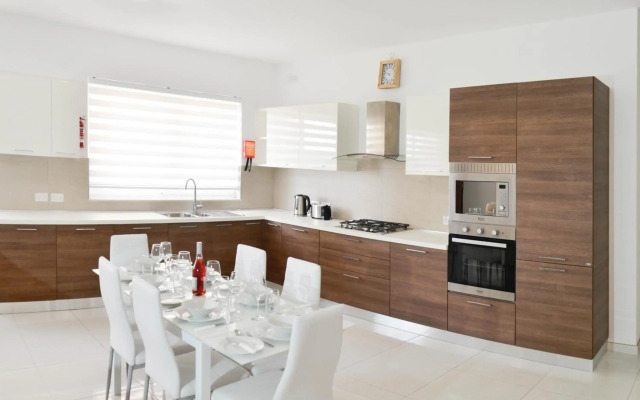 Lorenza Letting Maisonette