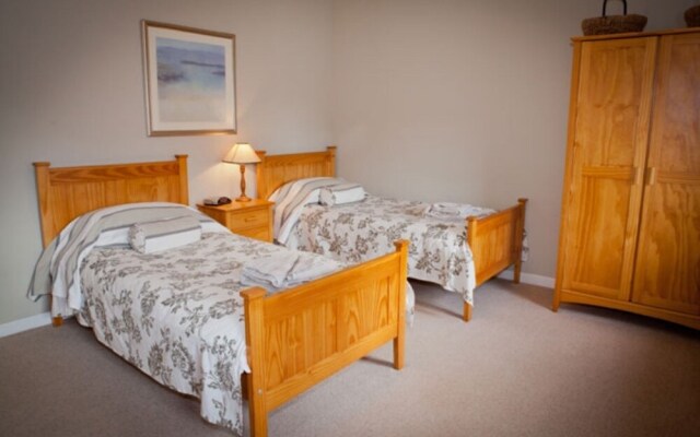 West Fenton Court