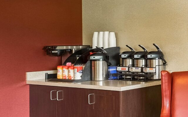 Red Roof Inn Boston - Southborough/ Worcester