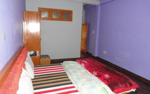 Hotel Shanti Palace