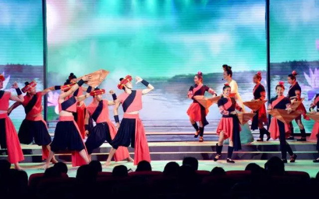 Zaishui Yifang Inn (Zhaoping Huangyao Ancient Town Longzhu)