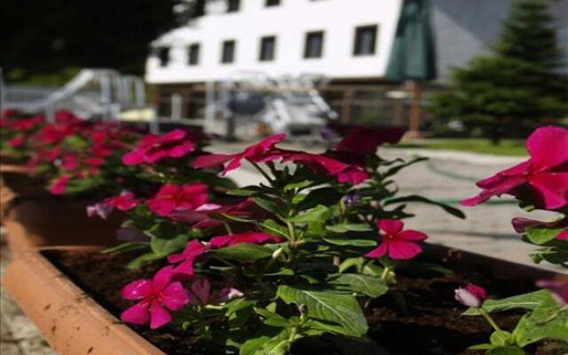 Naousa Natura Mountain Sports Hotel