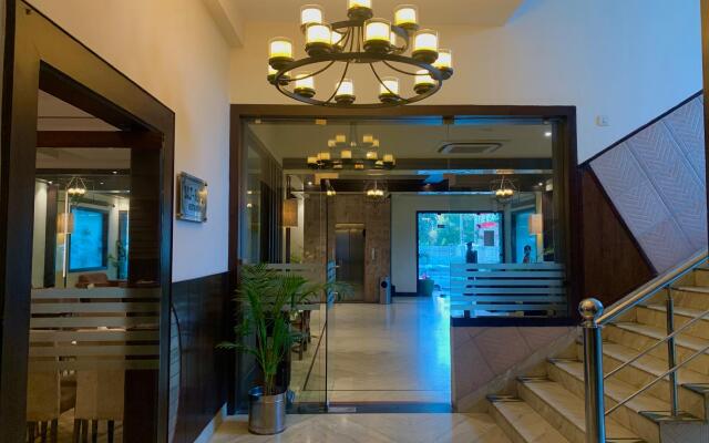 Royale Sarovar Portico Agra