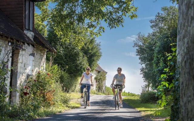 Le Petit Chateau De Sainte Colombe