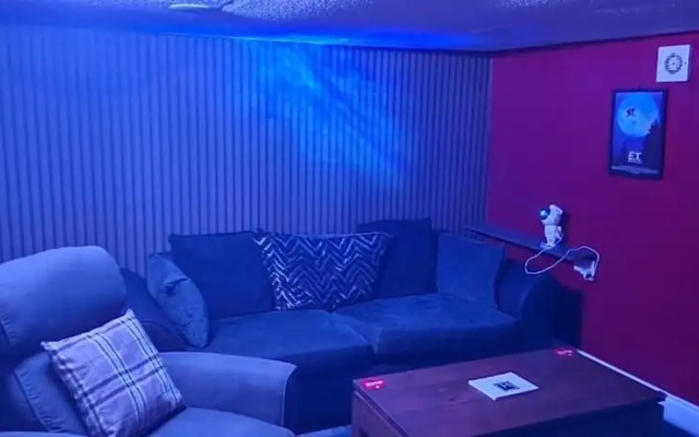 High Street Apartment Getaway in Inverurie