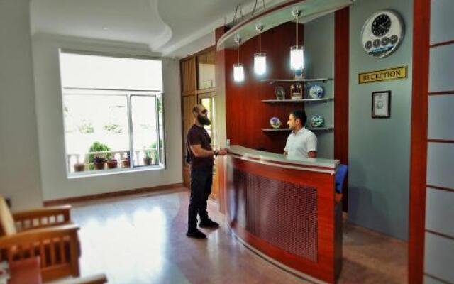 Karvan Hotel