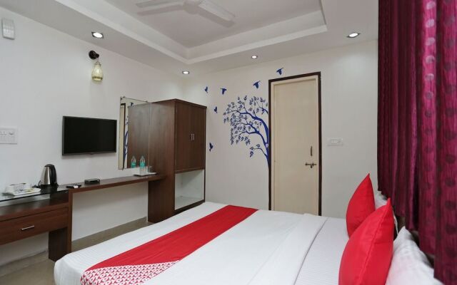 OYO 3260 Hotel Abhinav Palace