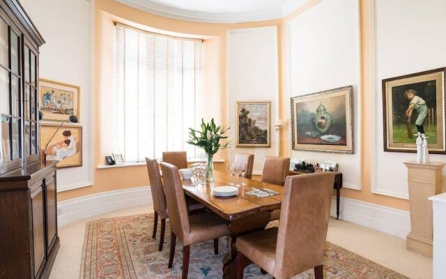 Beautiful Traditional 2BR in Central London