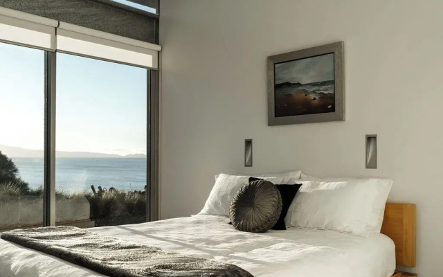 Avalon Coastal Retreat
