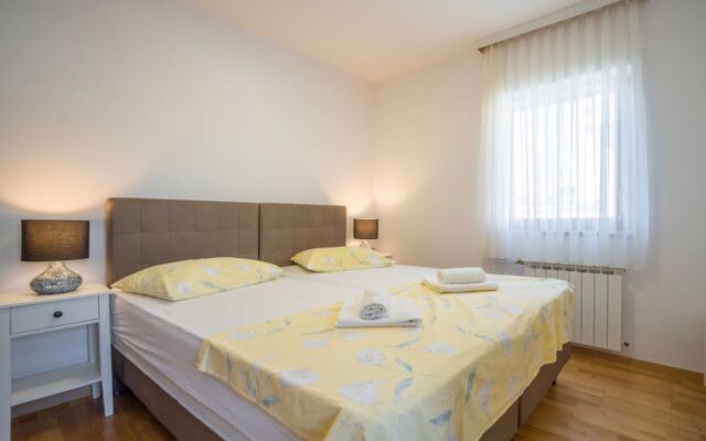 Apartment Damir Tampere 25135