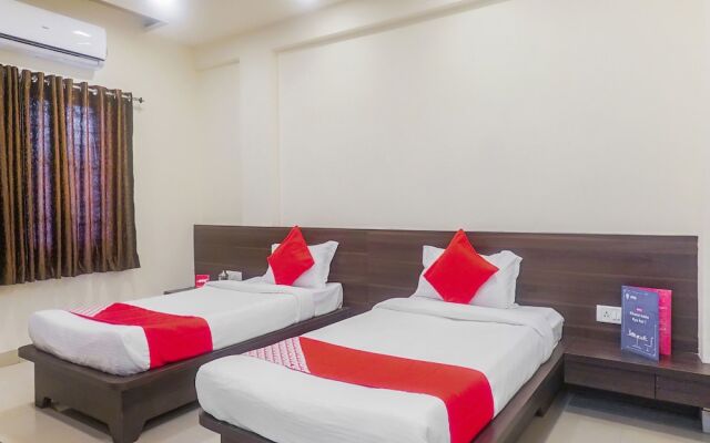 OYO 13583 Hotel Paradise Inn