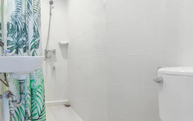 Guyasuka Hostel & Cafe by OYO Rooms