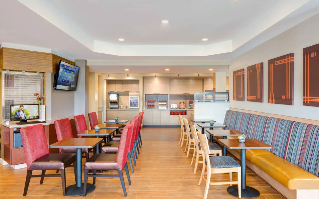 MainStay Suites Middleburg Heights Cleveland Airport