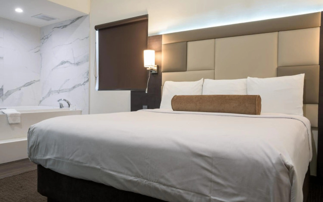 Hotel Xilo Glendale