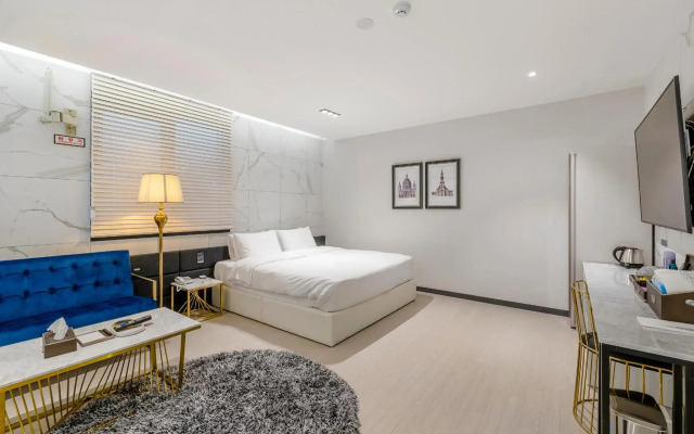 Air Sky Hotel