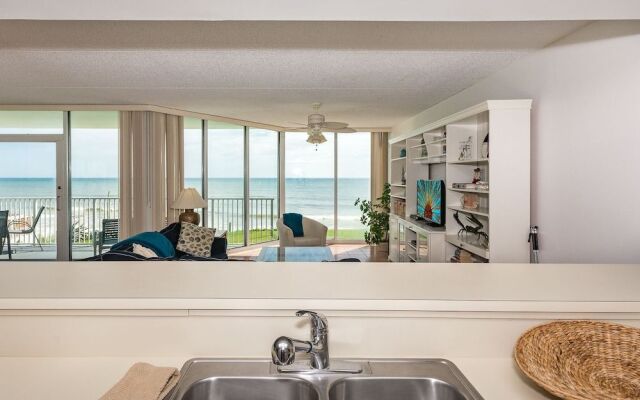 OC201 - Ocean Condo by RedAwning