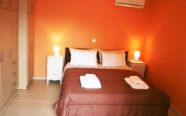Lagoon View Apartments - Adults Only