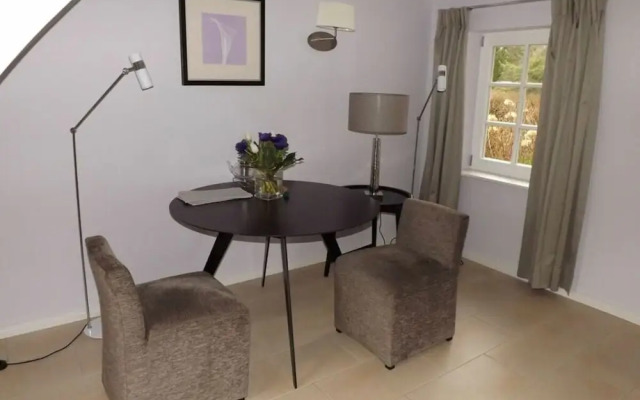 "luv With Shed" in House Smaswai 10