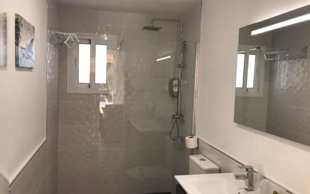 Villas By Seric,15' walking to the beach