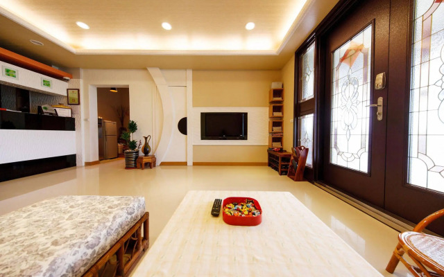 Zhuyuan Ju B&B