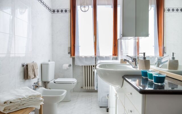 Parma A due passi dall'Ospedale Apartment