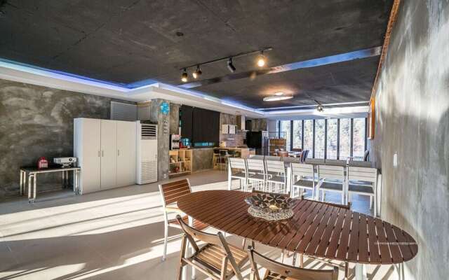 Harbor House Private