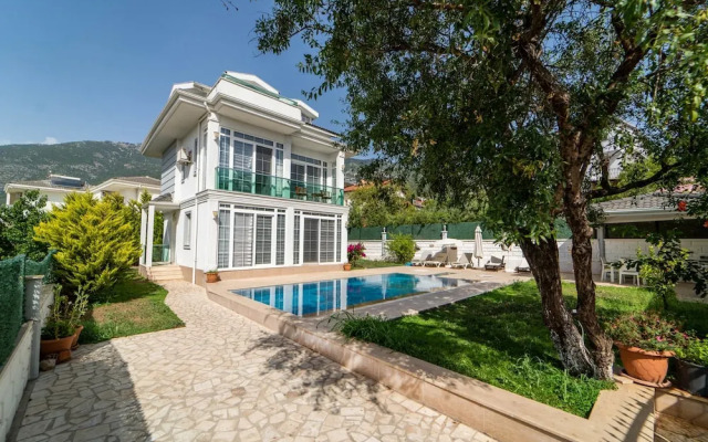 Villa w Private Pool Garden 10 min to Oludeniz