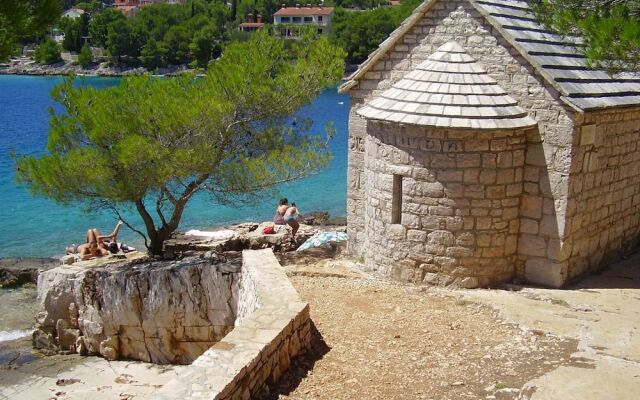 Denis - 100 m From Beach - H