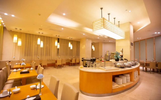 Holiday Inn Express Zhengzhou Garden Road by IHG