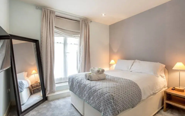 Stylish 2bed Apt With Free Parking/elevator