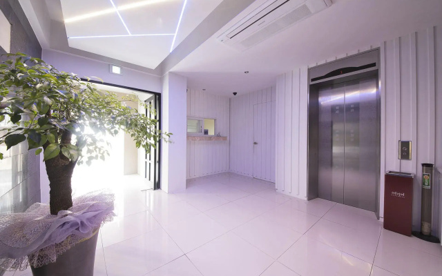 The Lazzi Hotel Dongnae