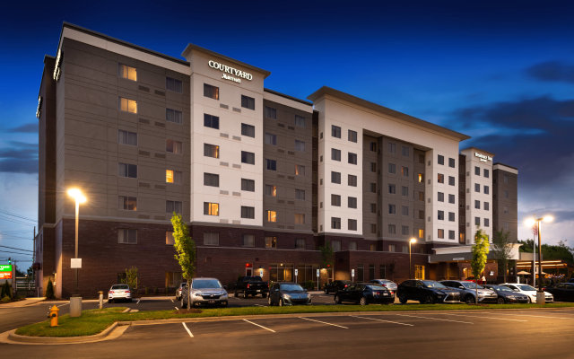 Courtyard by Marriott Charlotte Northlake