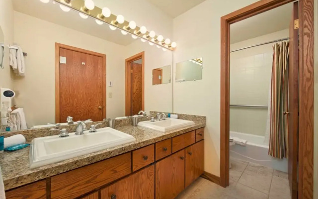 Timber Ridge by JHRL