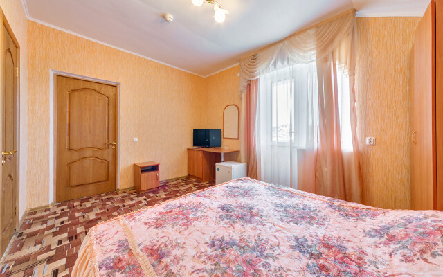 Белая лебедь (Геленджик)