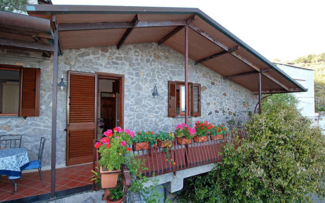 Cantone Bay - INH 28721