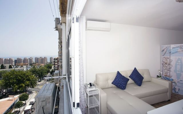 Rainbow & Pool Apartment