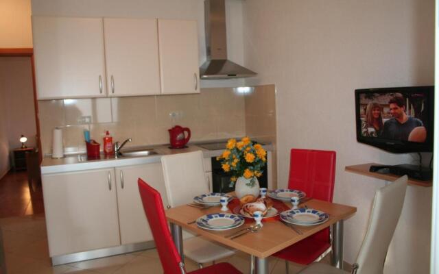 Apt Central - 40m from the beach