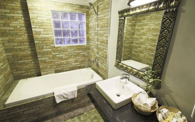 Popular Hotel & Spa