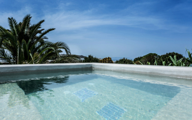 Ostraco Suites