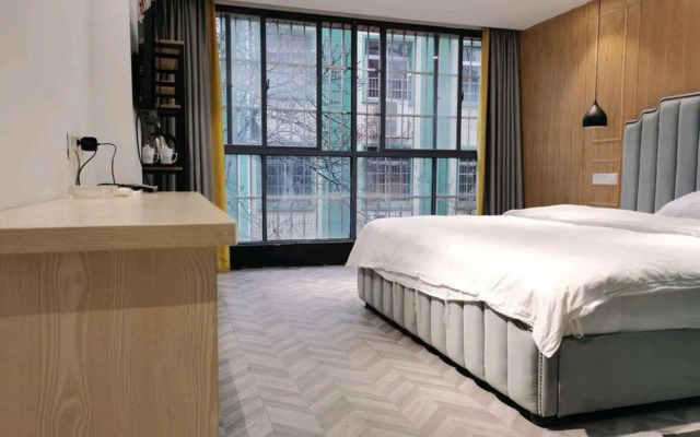 Changsha Dongzi Hotel (Xiangya Second Affiliated Hospital)